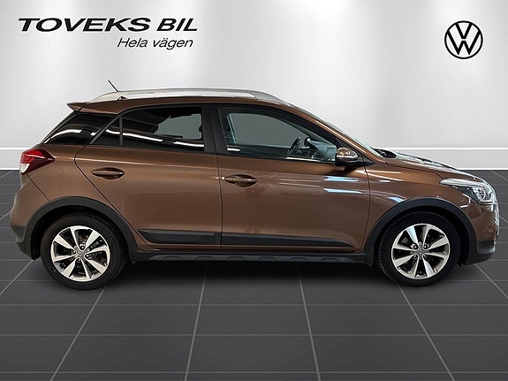Hyundai i20 2 of 19