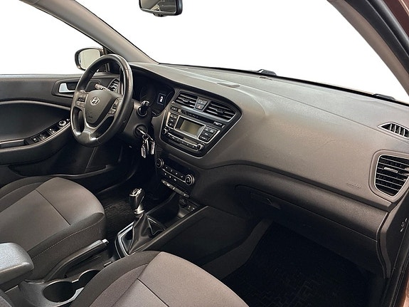 Hyundai i20 13 of 19