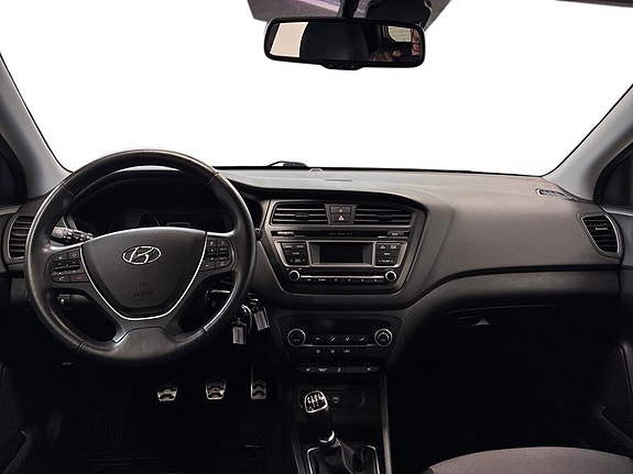 Hyundai i20 12 of 19