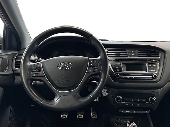 Hyundai i20 11 of 19