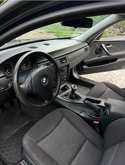 BMW 318i 6 of 7