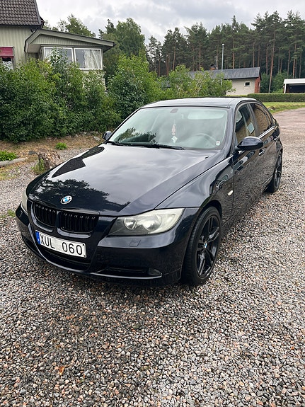 BMW 318i 2 of 7