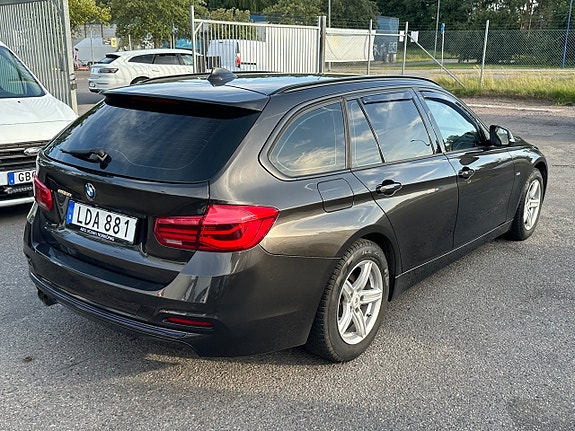 BMW 320d 4 of 9