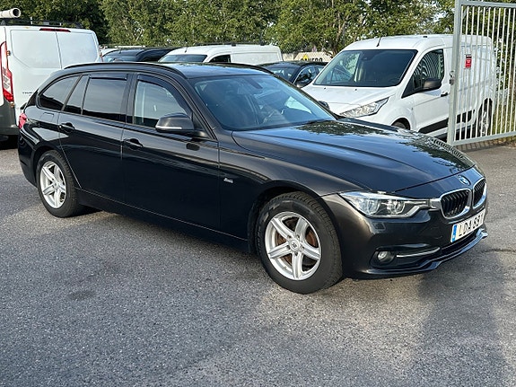 BMW 320d 2 of 9