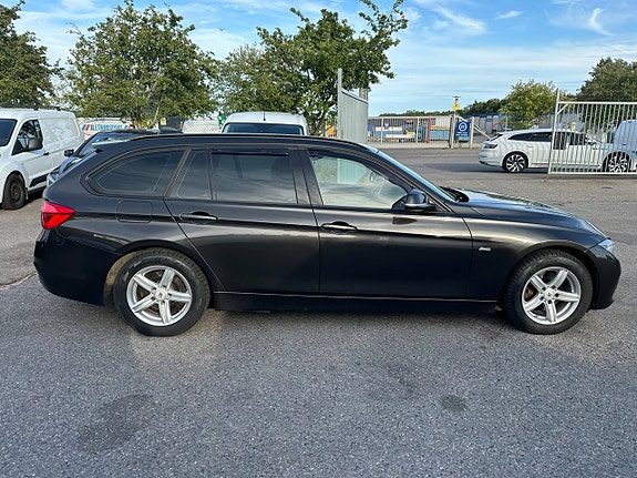 BMW 320d 3 of 9