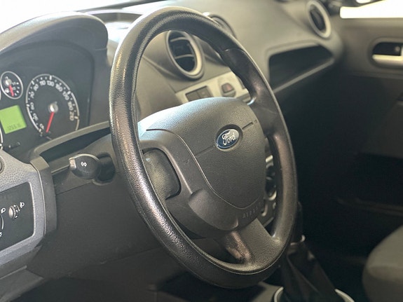 Ford Fiesta 10 of 17