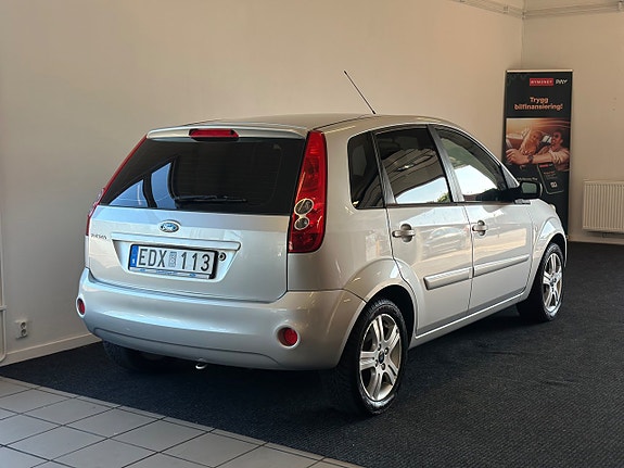 Ford Fiesta 5 of 17