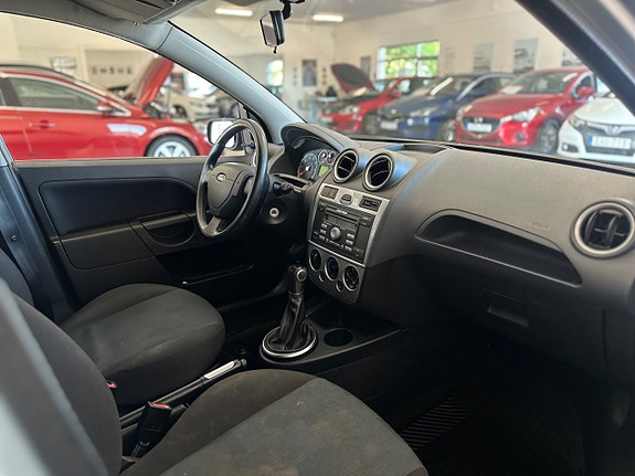 Ford Fiesta 15 of 17