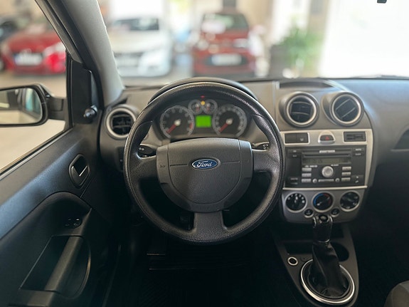 Ford Fiesta 16 of 17