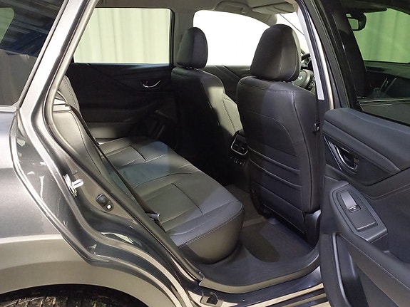 Subaru Outback 4 of 13
