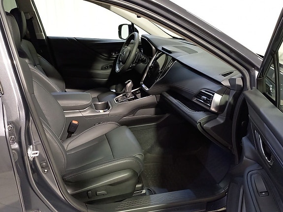 Subaru Outback 3 of 13