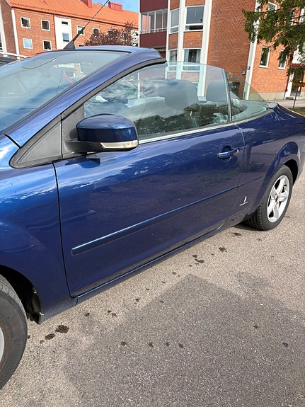 Ford Focus CC 3 of 7