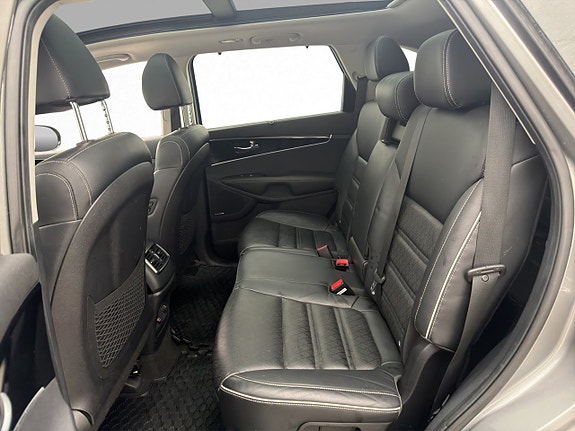 Kia Sorento 11 of 30