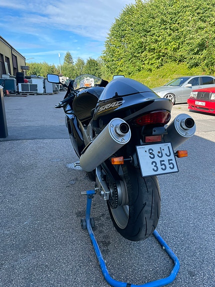 Suzuki TL1000R 5 of 7