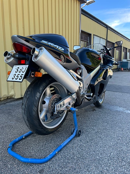 Suzuki TL1000R 4 of 7