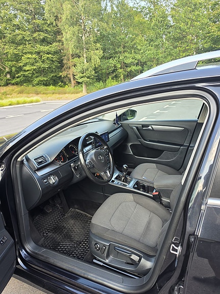 Volkswagen Passat 7 of 9