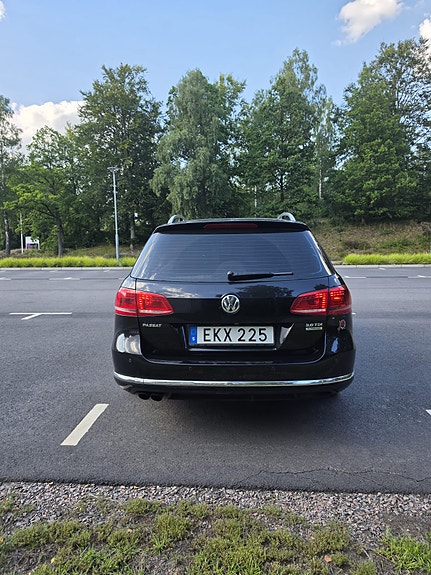 Volkswagen Passat 4 of 9