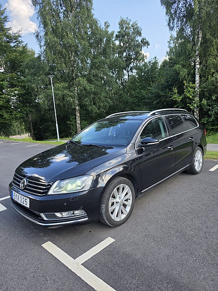 Volkswagen Passat 2 of 9