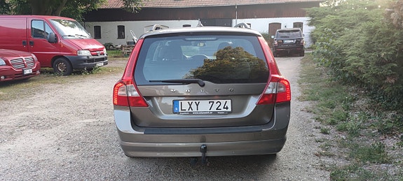 Volvo V70 4 of 10