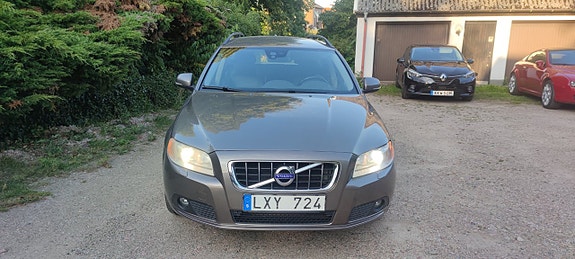 Volvo V70 3 of 10