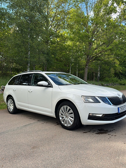 Skoda Octavia 2 of 22