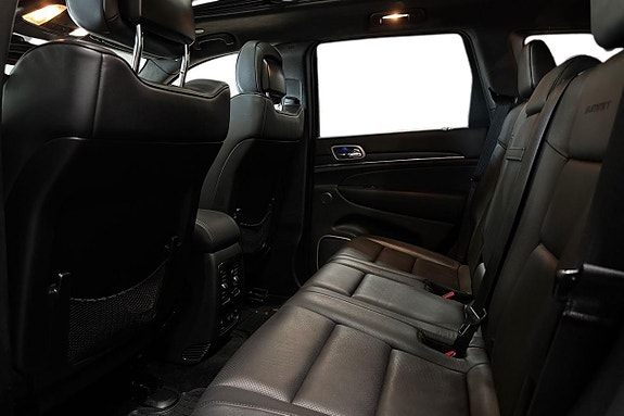 Jeep Grand Cherokee 12 of 25