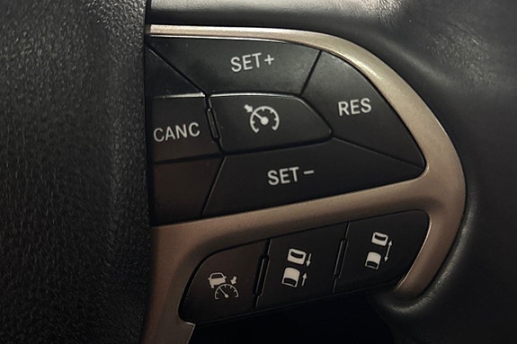 Jeep Grand Cherokee 21 of 25