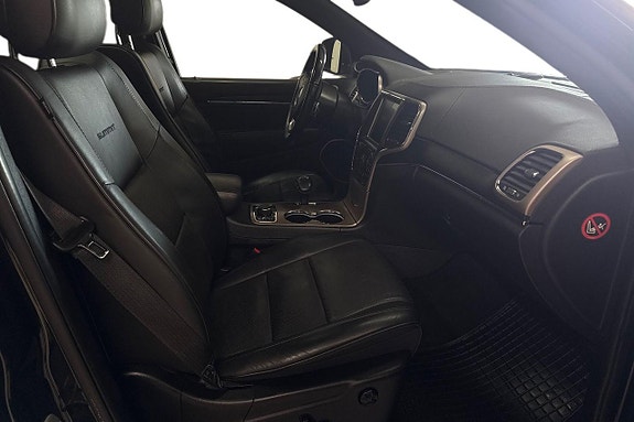 Jeep Grand Cherokee 13 of 25