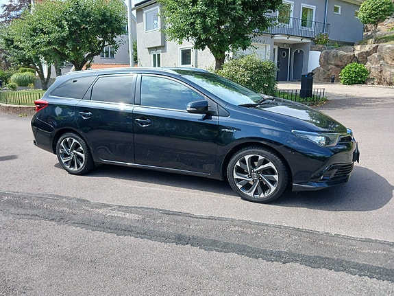 Toyota Auris 6 of 18