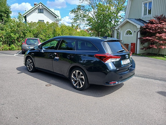 Toyota Auris 4 of 18