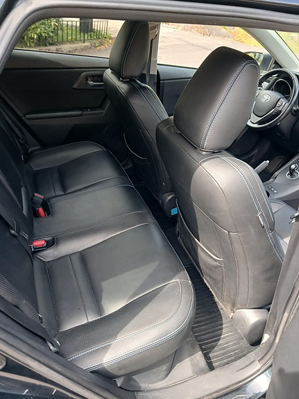 Toyota Auris 15 of 18