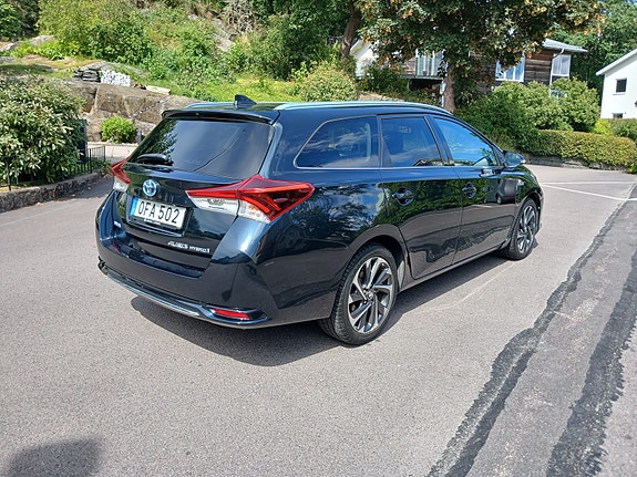 Toyota Auris 3 of 18
