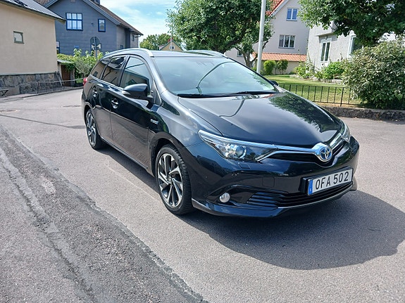 Toyota Auris 8 of 18