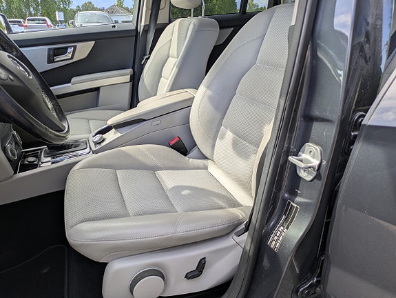 Mercedes-Benz GLK220 4 of 8