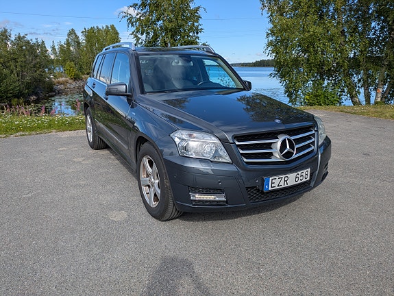 Mercedes-Benz GLK220 2 of 8