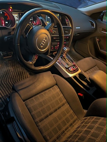 Audi A5 4 of 5