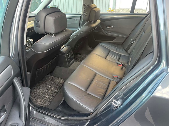 BMW 520i 5 of 6