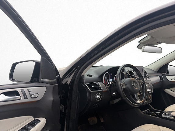 Mercedes-Benz GLE500 e 11 of 30