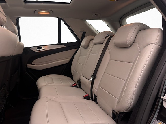 Mercedes-Benz GLE500 e 16 of 30