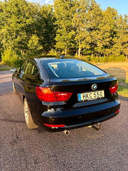 BMW 320d 3 of 7
