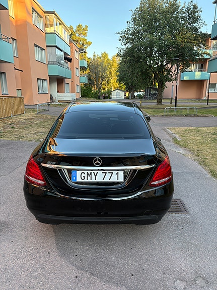 Mercedes-Benz C220 d 4 of 8