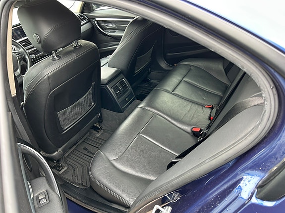 BMW 320d 5 of 7