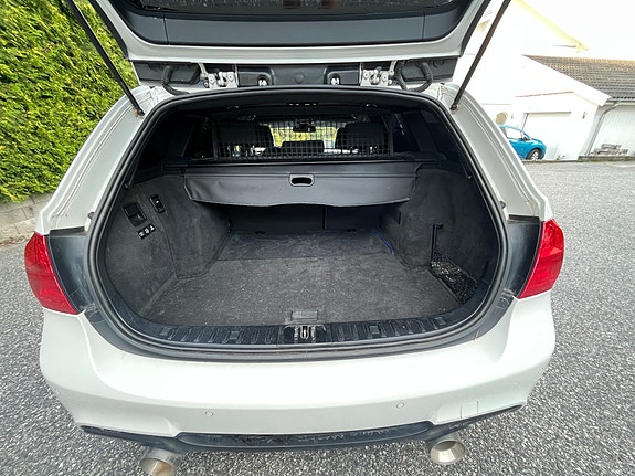 BMW 330d 7 of 13