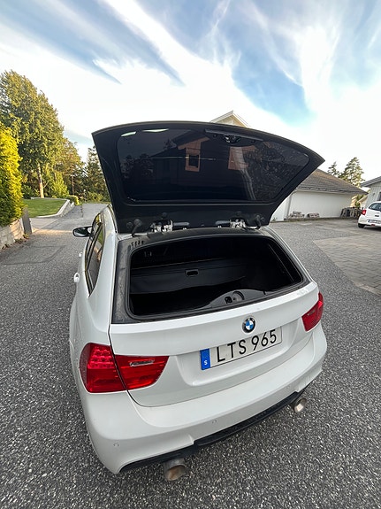 BMW 330d 8 of 13