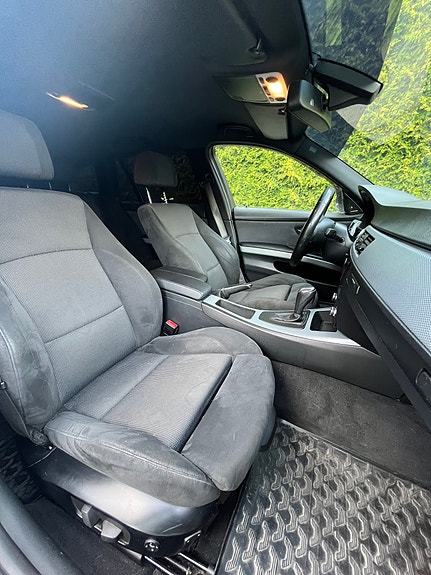 BMW 330d 10 of 13