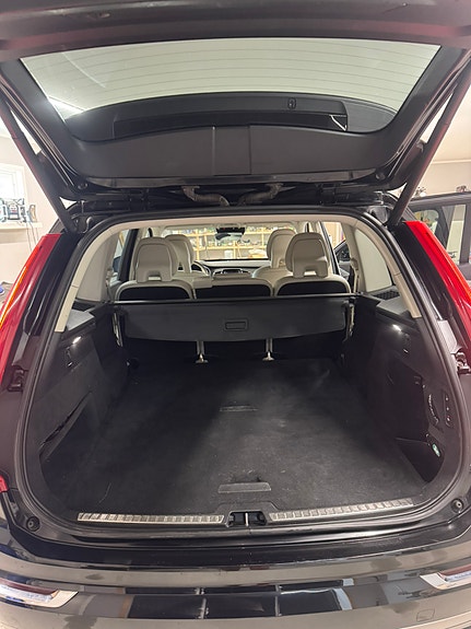Volvo XC90 6 of 11