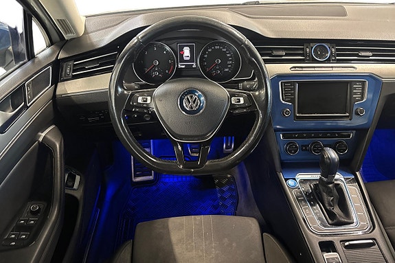 Volkswagen Passat Alltrack 16 of 22