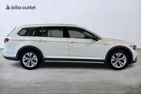 Volkswagen Passat Alltrack 5 of 22