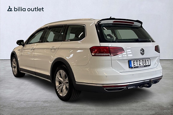 Volkswagen Passat Alltrack 8 of 22