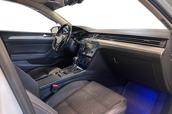 Volkswagen Passat Alltrack 15 of 22
